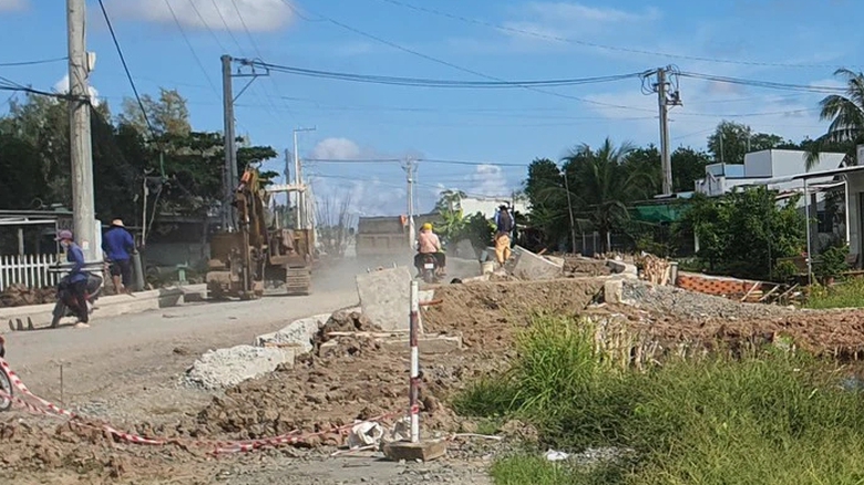 Khẩn trương ho&agrave;n th&agrave;nh tuyến đường L&ograve; R&egrave;n ở Bạc Li&ecirc;u - Ảnh 6.