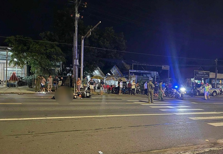 Va chạm giữa xe container v&agrave; xe m&aacute;y tr&ecirc;n QL20 một thanh ni&ecirc;n tử vong - Ảnh 1.