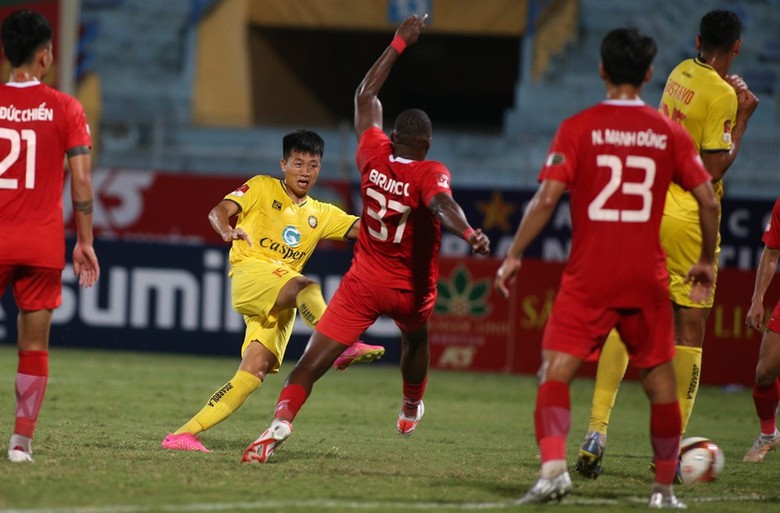 V-League: Thanh Hóa đánh rơi chiến thắng trước Viettel bởi bàn thua ở phút 90+9 - Ảnh 1. V-League: Thanh Hóa đánh rơi chiến thắng trước Viettel bởi bàn thua ở phút 90+9 - Ảnh 1.