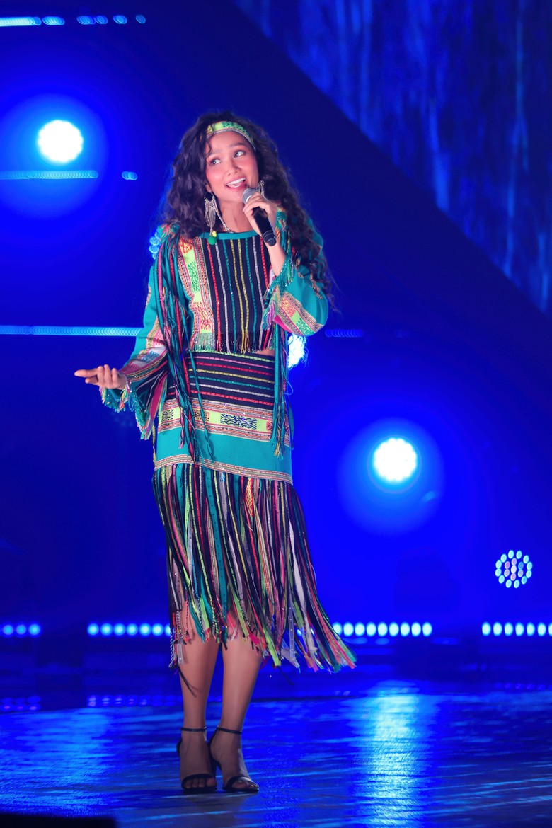 Sau khi ly h&ocirc;n với thiếu gia, Diệp L&acirc;m Anh xuất hiện tại tập 1 Chị đẹp đạp gi&oacute; rẽ s&oacute;ng - Ảnh 6.