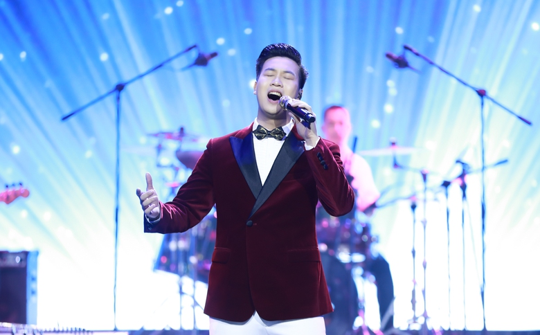 Cô gái 18 tuổi xứ Nghệ đã thắng giải Quán quân Tiếng hát Hà Nội 2023 - Ảnh 5. Cô gái 18 tuổi xứ Nghệ đã thắng giải Quán quân Tiếng hát Hà Nội 2023 - Ảnh 5.