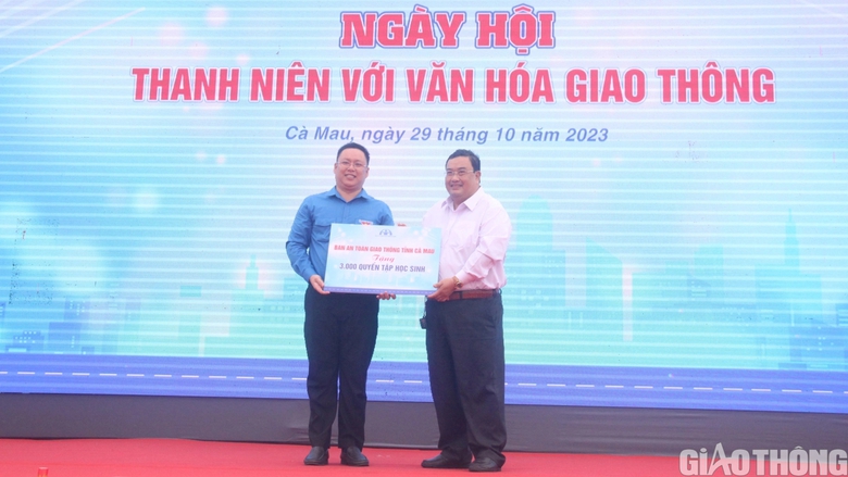 Nhiều hoạt động tại ng&agrave;y hội thanh ni&ecirc;n với văn h&oacute;a giao th&ocirc;ng ở C&agrave; Mau - Ảnh 9.
