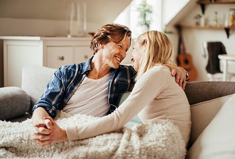 1 tuần l&agrave;m 'chuyện ấy' mấy lần th&igrave; tốt nhất cho tr&iacute; n&atilde;o? - Ảnh 1.
