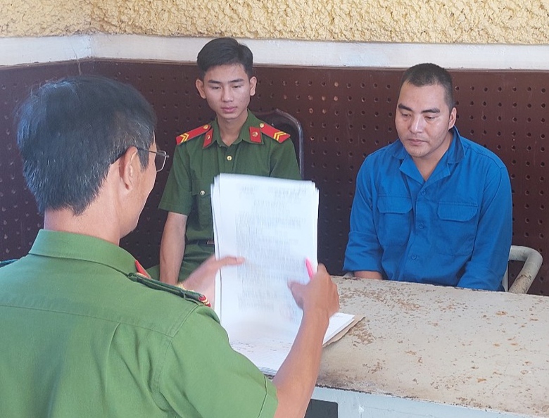 2 nh&oacute;m đối tượng cho vay l&atilde;i nặng bị C&ocirc;ng an Đắk N&ocirc;ng triệt ph&aacute; - Ảnh 1.