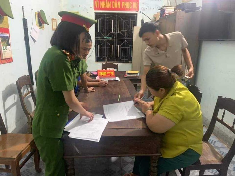 Khởi tố người phụ nữ l&agrave;m giả sổ đỏ, chiếm đoạt gần 1 tỷ đồng   - Ảnh 1.