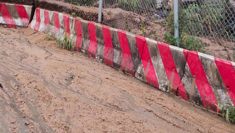 Nhiều thiệt hại sau vụ sạt lở đất, đ&aacute; tr&ecirc;n n&uacute;i Cấm - Ảnh 2.