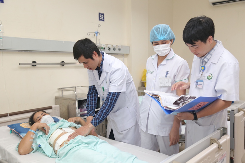 Lần đầu ti&ecirc;n tại Việt Nam phẫu thuật u cơ mỡ mạch thận lan l&ecirc;n đến tim   - Ảnh 4.