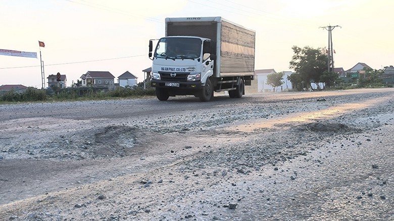 Đường ven biển H&agrave; Tĩnh 2000 tỉ hư hỏng, xuống cấp   - Ảnh 3.