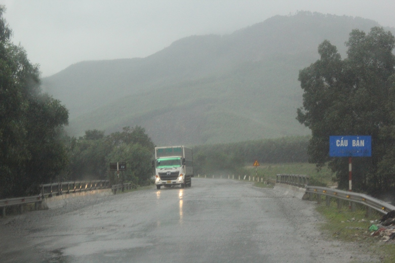 Đường ven biển H&agrave; Tĩnh 2000 tỉ hư hỏng, xuống cấp   - Ảnh 8.