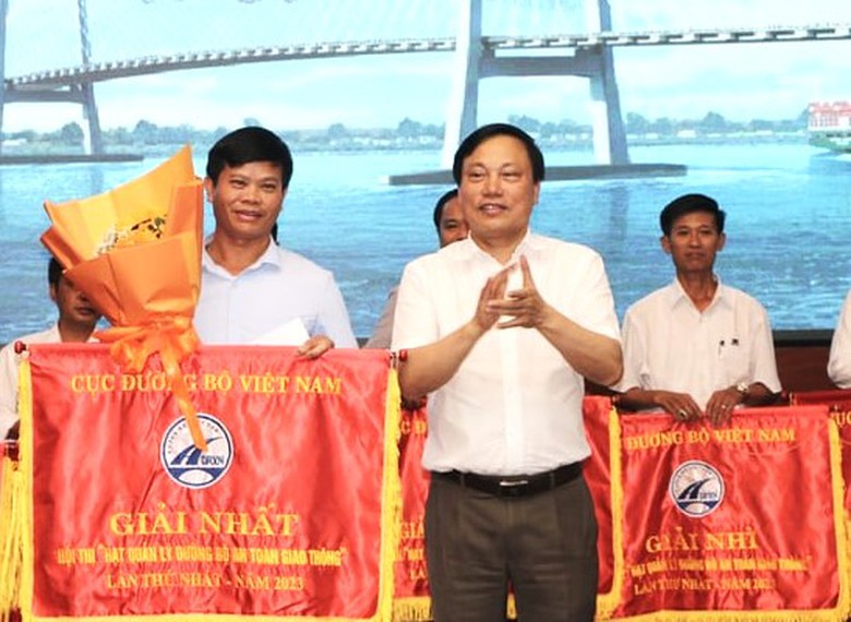 Nh&acirc;n rộng hội thi Hạt Quản l&yacute; đường bộ an to&agrave;n giao th&ocirc;ng - Ảnh 1.