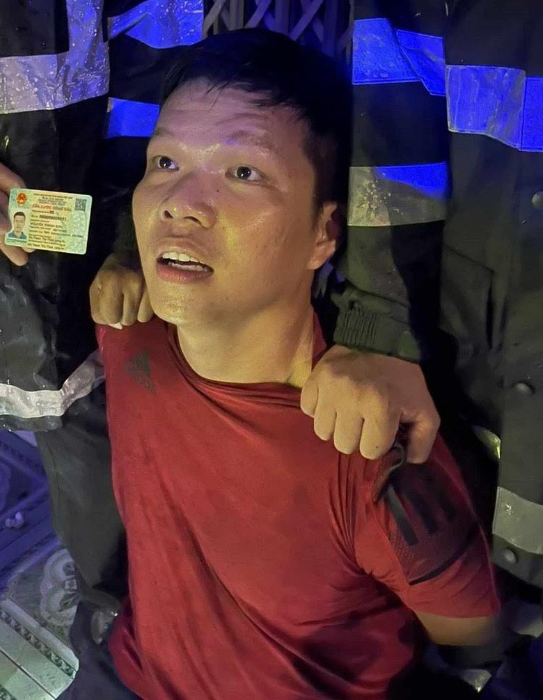 Khởi tố bị can đối tượng bắt c&oacute;c b&eacute; g&aacute;i ở Long An, đ&ograve;i tiền chuộc 2 tỷ đồng  - Ảnh 1.