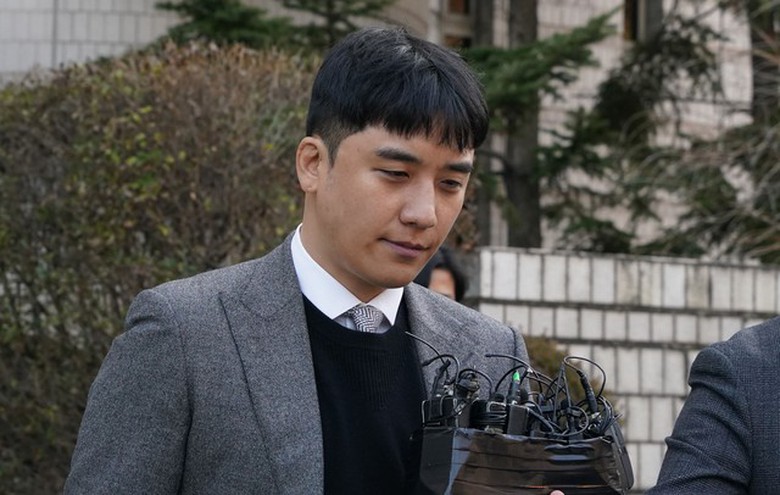 "Hung thần" Dispatch vạch trần việc Seungri bắt c&aacute; hai tay sau khi ra t&ugrave; - Ảnh 3.