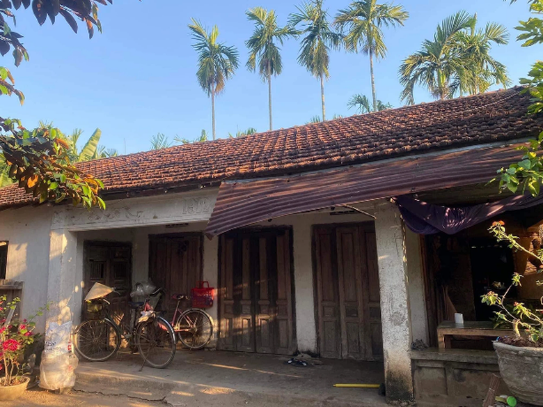 photo-1696514836858