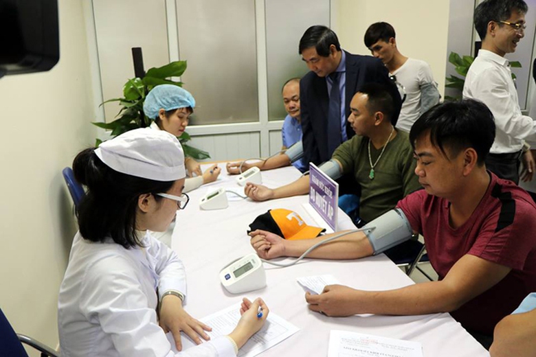 Hải Dương tổ chức kiểm tra sức khoẻ v&agrave; việc sử dụng chất ma t&uacute;y đối với l&aacute;i xe - Ảnh 1.