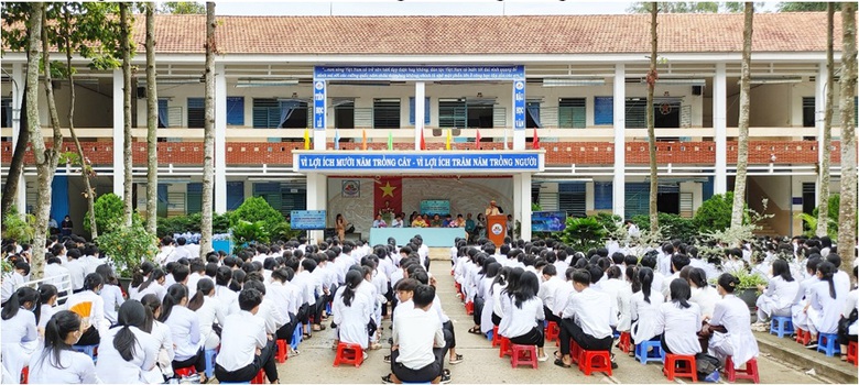 An Giang tăng cường xử l&yacute; thanh thiếu ni&ecirc;n, học sinh chưa đủ tuổi điều khiển xe m&aacute;y - Ảnh 2.