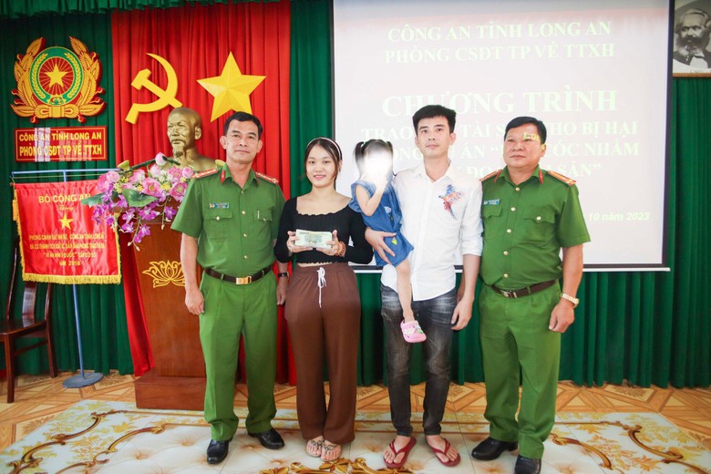 Long An: Thu hồi số tiền 975 triệu đồng trao cho gia đ&igrave;nh b&eacute; g&aacute;i bị bắt c&oacute;c - Ảnh 1.