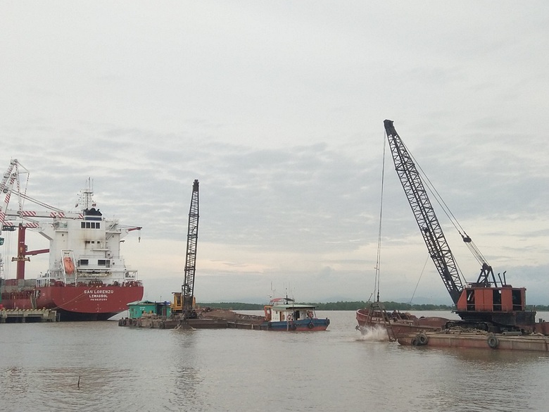 Nạo v&eacute;t bị thu thuế kho&aacute;ng sản, doanh nghiệp bức x&uacute;c  - Ảnh 1.