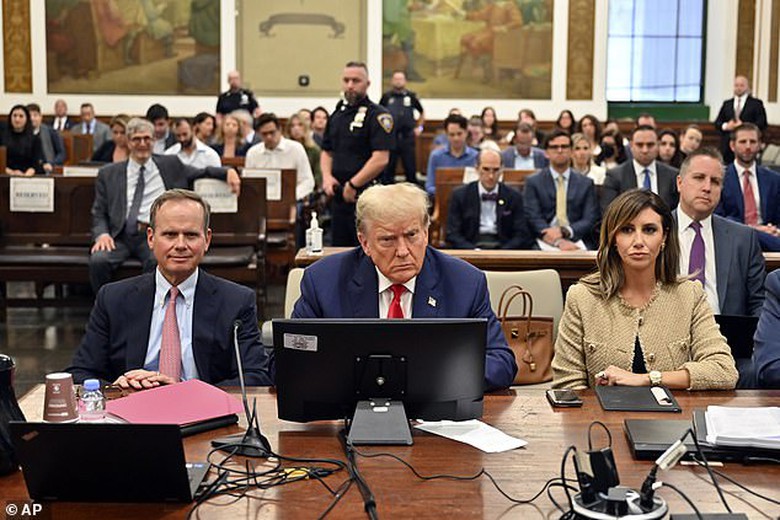 To&agrave; b&aacute;c đơn kh&aacute;ng c&aacute;o, &ocirc;ng Trump tiếp tục bị x&eacute;t xử tội khai khống t&agrave;i sản - Ảnh 1.