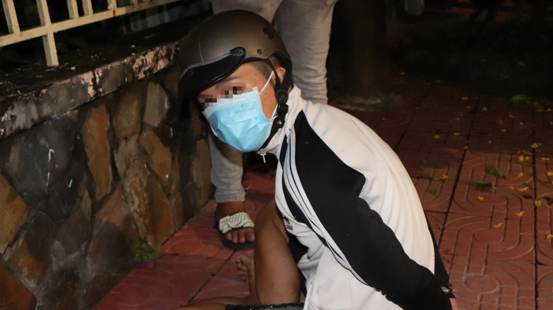 Bắt giữ hai đối tượng thực hiện hơn 20 vụ trộm xe m&aacute;y ở S&oacute;c Trăng - Ảnh 1.