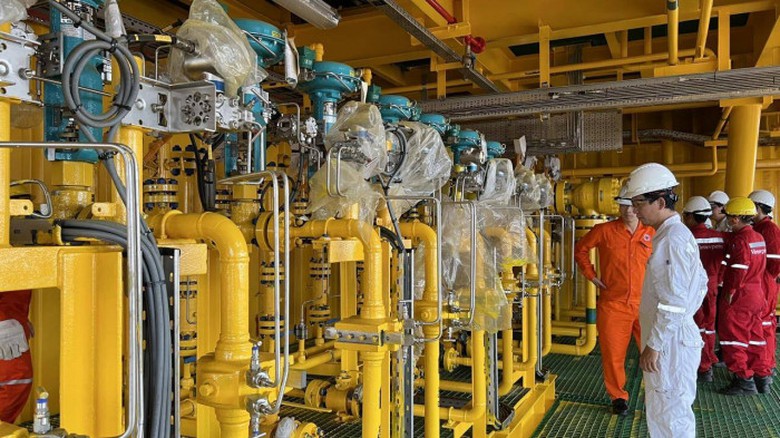 Bổ sung quy chuẩn kỹ thuật về thang m&aacute;y tr&ecirc;n c&aacute;c c&ocirc;ng tr&igrave;nh biển - Ảnh 1.