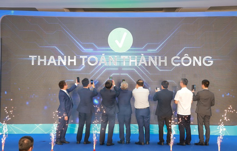 H&agrave; Nội ch&iacute;nh thức lập c&aacute;c tuyến phố kh&ocirc;ng d&ugrave;ng tiền mặt - Ảnh 2.