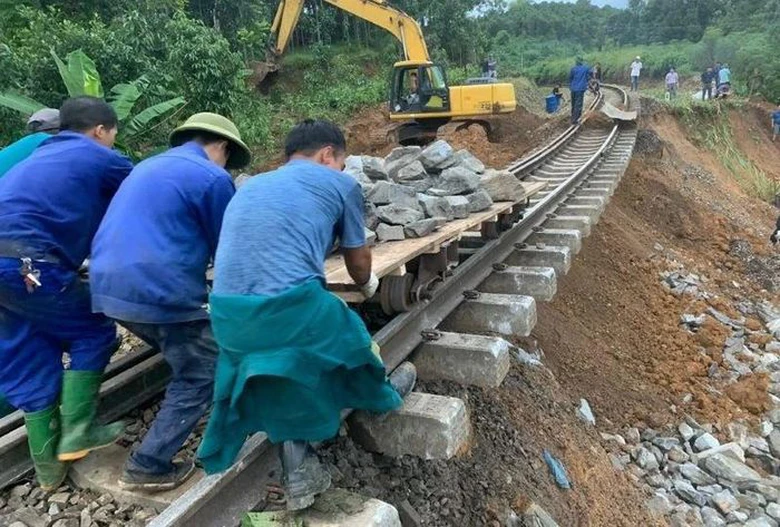 Mưa lũ gây sạt lở đất, đè bé gái 12 tuổi tử vong ở Yên Bái - Ảnh 3. Mưa lũ gây sạt lở đất, đè bé gái 12 tuổi tử vong ở Yên Bái - Ảnh 3.