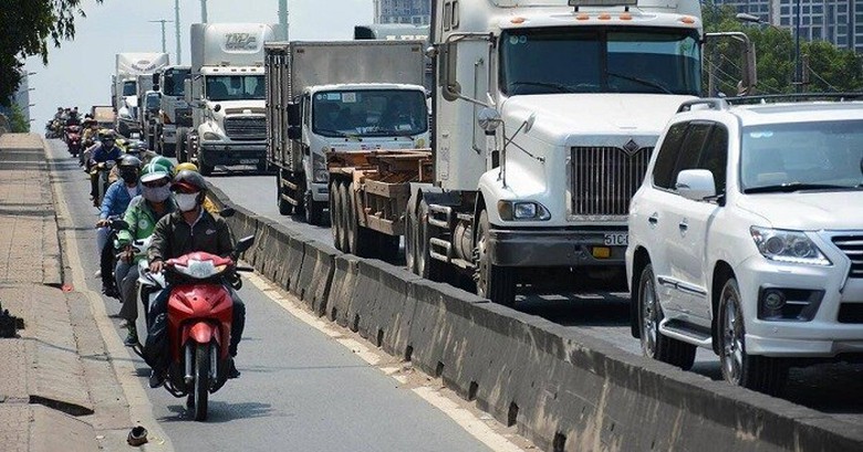 TP.HCM chỉ đạo khẩn giải quyết &ugrave;n ứ khu cảng C&aacute;t L&aacute;i - Ảnh 1.