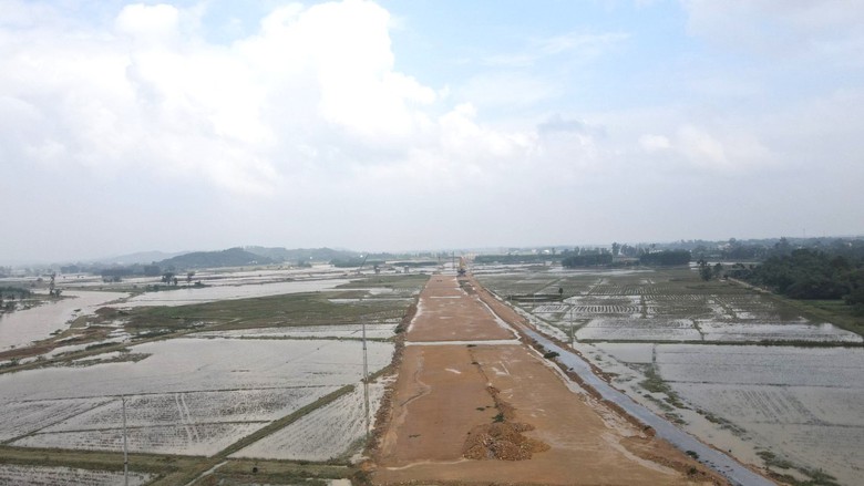 Thi c&ocirc;ng cao tốc Bắc &ndash; Nam qua H&agrave; Tĩnh lo "lụt" tiến độ v&igrave; lũ - Ảnh 2.