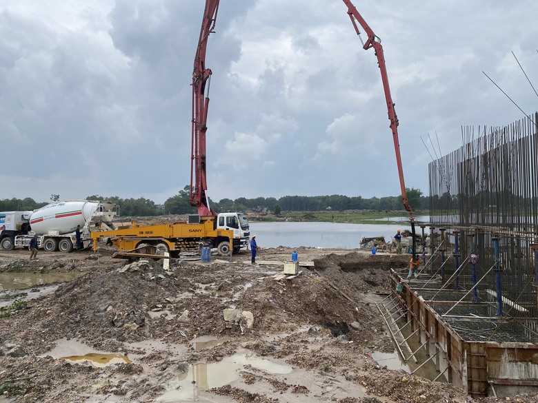 Thi c&ocirc;ng cao tốc Bắc &ndash; Nam qua H&agrave; Tĩnh lo "lụt" tiến độ v&igrave; lũ - Ảnh 6.