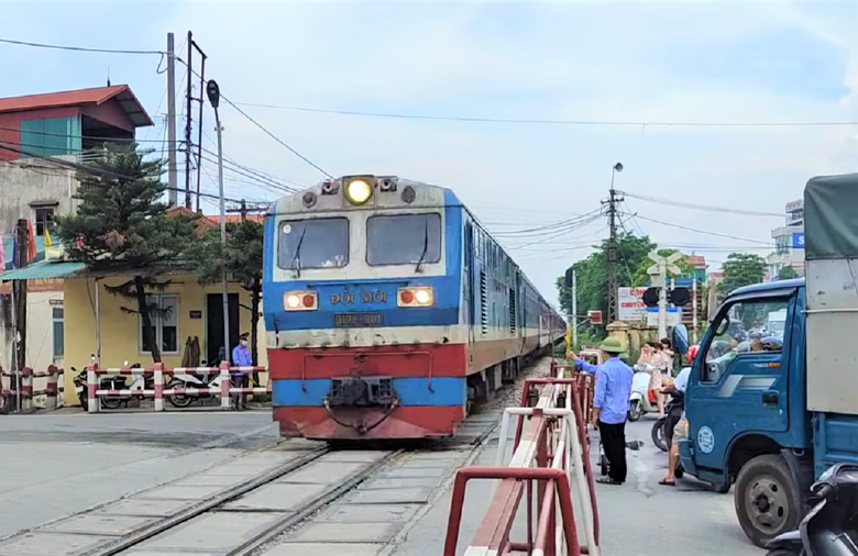 Kiểm so&aacute;t chặt nồng độ cồn l&aacute;i t&agrave;u hỏa- Ảnh 1.