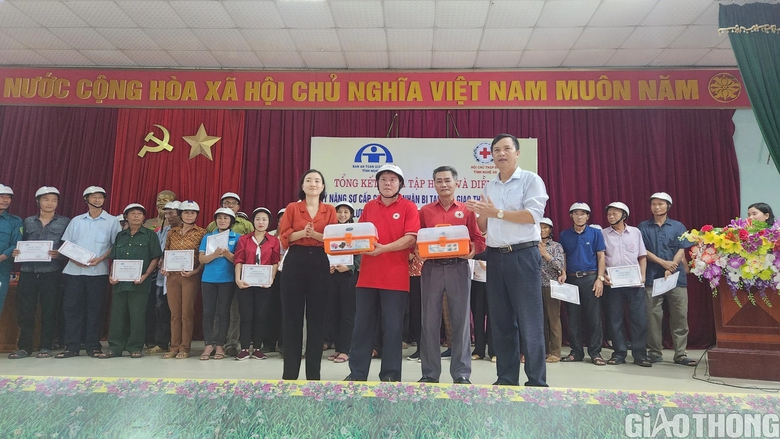 Ph&aacute;t triển m&ocirc; h&igrave;nh Điểm Sơ cấp cứu tr&ecirc;n dọc tuyến quốc lộ ở Nghệ An - Ảnh 2.