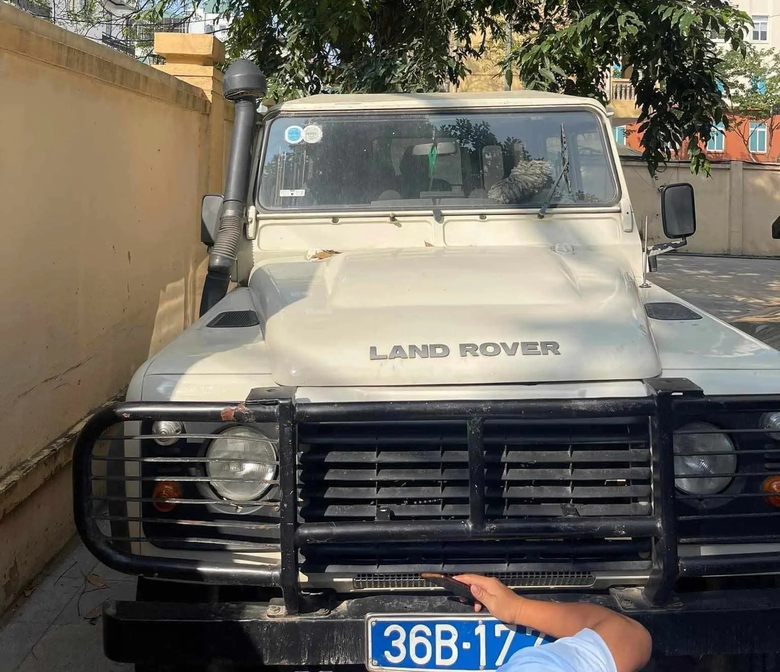 Đấu gi&aacute; xe cũ Land Rover mang biển xanh từ 71 triệu l&ecirc;n 3 tỷ - Ảnh 2.
