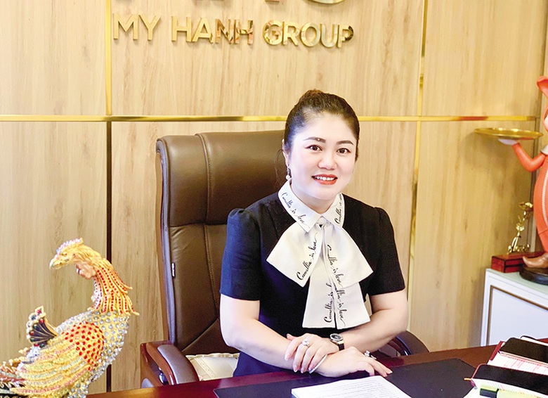 Nữ doanh nh&acirc;n Phạm Mỹ Hạnh bị bắt trong vụ lừa đảo s&acirc;m Ngọc Linh - Ảnh 1.
