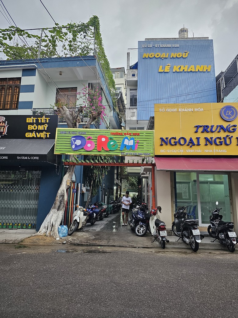 Một trường mầm non ở Nha Trang bị tạm đ&igrave;nh chỉ hoạt động - Ảnh 1.