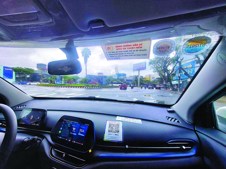 Taxi tr&aacute; h&igrave;nh lộng h&agrave;nh tuyến Đ&agrave; Nẵng - Quảng Nam - Ảnh 3.