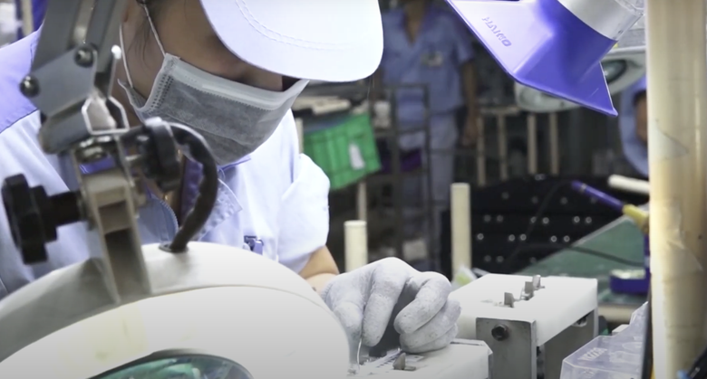 Giá điện tăng, cách nào dùng tiết kiệm? - Ảnh 2. Giá điện tăng, cách nào dùng tiết kiệm? - Ảnh 2.