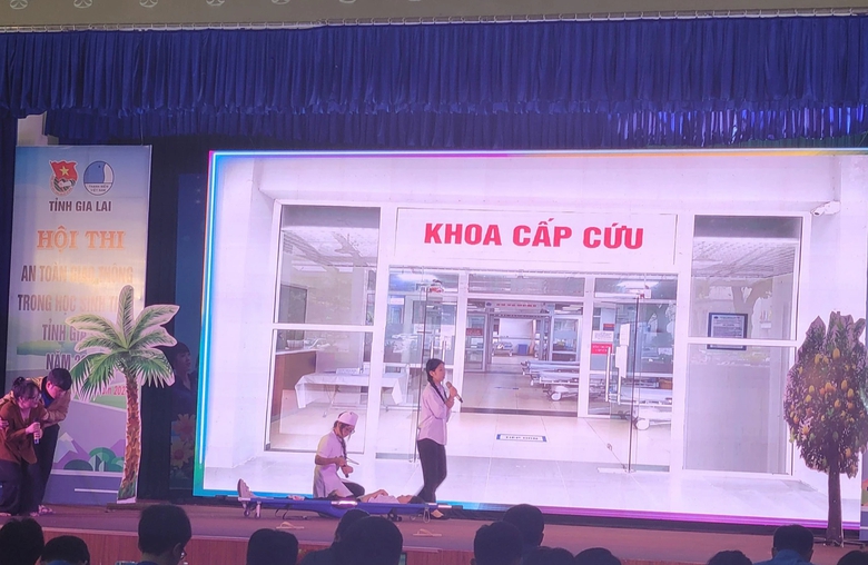 Gia Lai: Hội thi "Văn hóa giao thông - an toàn đến trường - hướng tới tương lai" - Ảnh 1. Gia Lai: Hội thi "Văn hóa giao thông - an toàn đến trường - hướng tới tương lai" - Ảnh 1.