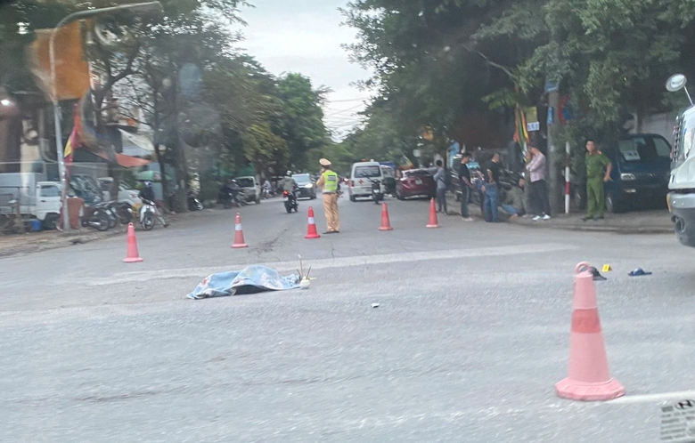 Hải Ph&ograve;ng: Đi ngược chiều va chạm với xe container, t&agrave;i xế tử vong tại chỗ - Ảnh 1.