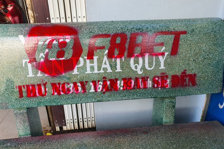 Long An: Bắt 3 đối tượng sơn đường link trang web c&aacute; cược trực tuyến - Ảnh 2.