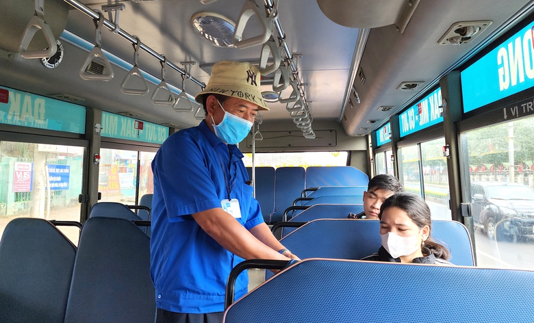 Đắk Lắk: Xe bu&yacute;t dừng chạy, cắt chuyến v&igrave; c&agrave;ng chạy c&agrave;ng lỗ - Ảnh 1.