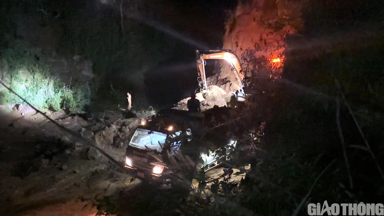 “Đất tặc” lộng hành trong đêm ở Đắk Lắk - Ảnh 2. “Đất tặc” lộng hành trong đêm ở Đắk Lắk - Ảnh 2.