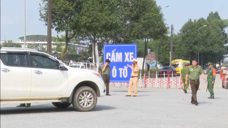 Đảm an to&agrave;n giao th&ocirc;ng Hội chợ Thương mại quốc tế Việt - Trung lần thứ 23 ở L&agrave;o Cai   - Ảnh 1.