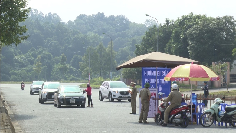 Đảm an to&agrave;n giao th&ocirc;ng Hội chợ Thương mại quốc tế Việt - Trung lần thứ 23 ở L&agrave;o Cai   - Ảnh 2.