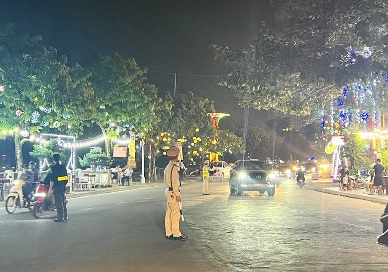 Đảm an to&agrave;n giao th&ocirc;ng Hội chợ Thương mại quốc tế Việt - Trung lần thứ 23 ở L&agrave;o Cai   - Ảnh 3.