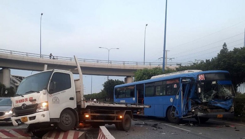 Tin tức tai nạn giao th&ocirc;ng mới nhất ng&agrave;y h&ocirc;m nay 16/11/2023 - Ảnh 1.