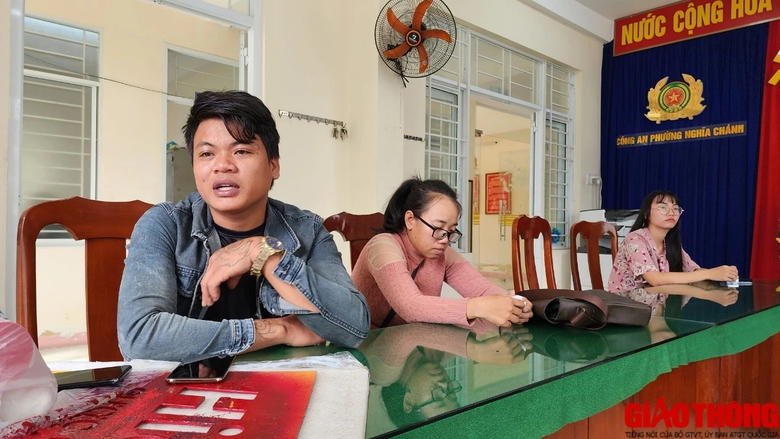 Bất ngờ lời khai nh&oacute;m đối tượng xịt sơn in trang web đ&aacute;nh bạc l&ecirc;n ghế đ&aacute; - Ảnh 4.