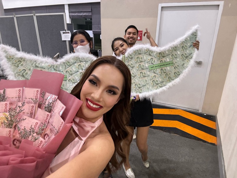 Lê Hoàng Phương khiến fan Thái "phát sốt" vì khả năng trình diễn bikini - Ảnh 9. Lê Hoàng Phương khiến fan Thái "phát sốt" vì khả năng trình diễn bikini - Ảnh 9.