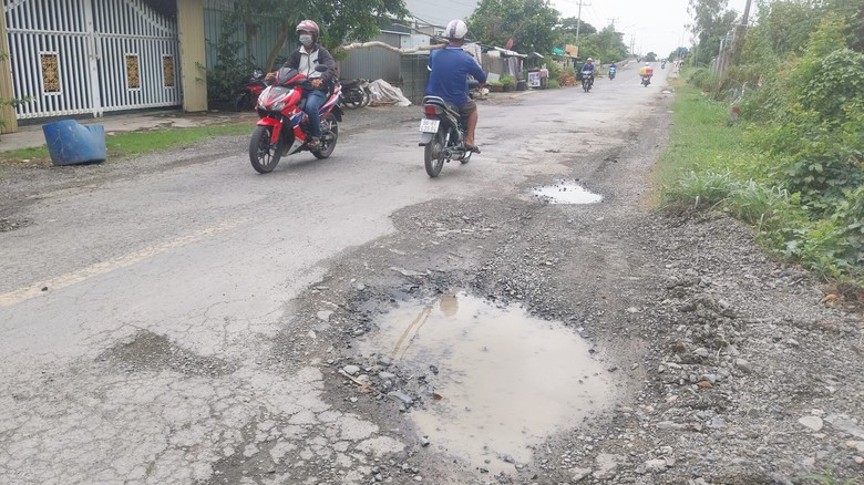 Đồng Th&aacute;p: Nhiều nguy cơ xảy ra tai nạn giao th&ocirc;ng do quốc lộ 30 bị xuống cấp - Ảnh 2.