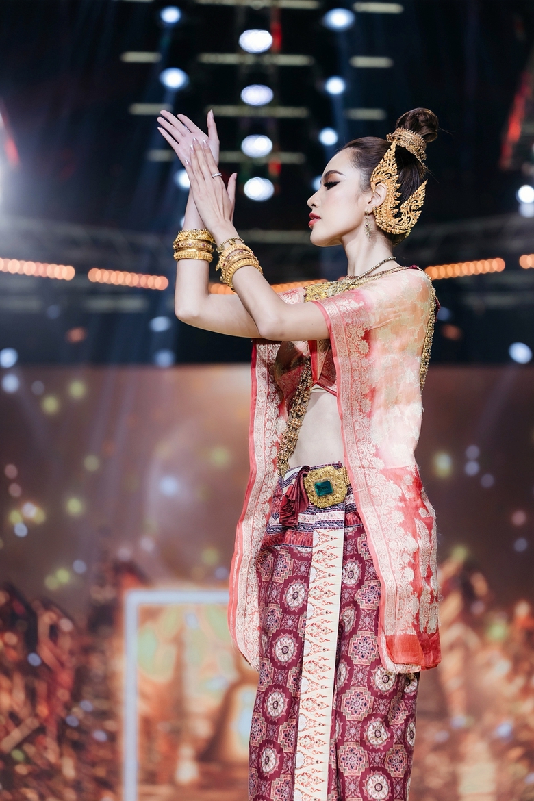 Lê Hoàng Phương khiến fan Thái "phát sốt" vì khả năng trình diễn bikini - Ảnh 5. Lê Hoàng Phương khiến fan Thái "phát sốt" vì khả năng trình diễn bikini - Ảnh 5.