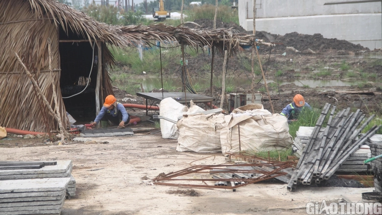 Cận cảnh thi c&ocirc;ng cao tốc Hậu Giang - C&agrave; Mau đoạn qua Bạc Li&ecirc;u - Ảnh 2.